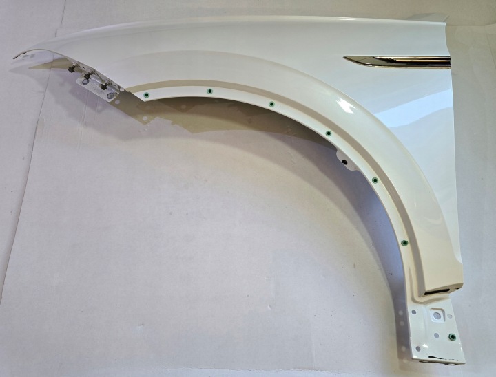 AILES GAUCHE AVANT L0K1 TOUAREG III R-LINE 760821105