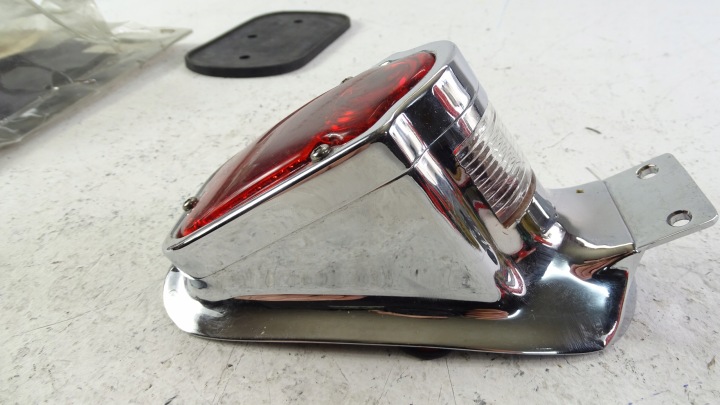 N433 PHARE ARRIÈRE FIXATION NUMÉROS CHOPPER CHROME HONDA YAMAHA SUZUKI HARLEY