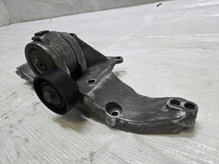 FORD MONDEO MK5 2.0 TDCI SUPPORT ALTERNATEUR POIGNÉE DS7Q-8D611-AH