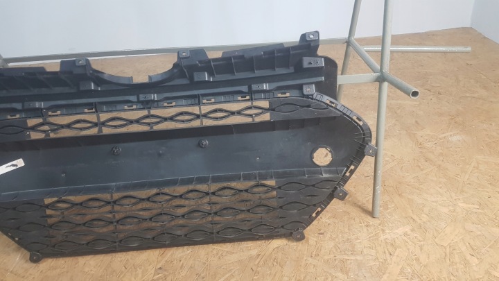 HYUNDAI I-10 I10 014R GRILLE PARE-CHOCS AVANT AVANT