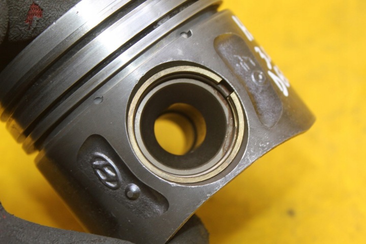 PISTON PISTONS HYUNDAI IX55 KIA 3.0 CRDI D6EA 4BY0