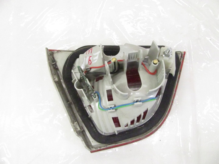 PHARE ARRIÈRE DANS COUVERCLE DE COFFRE DROITE BMW 3 E90 BERLINE LIFT LCI 7154156 EUROPE