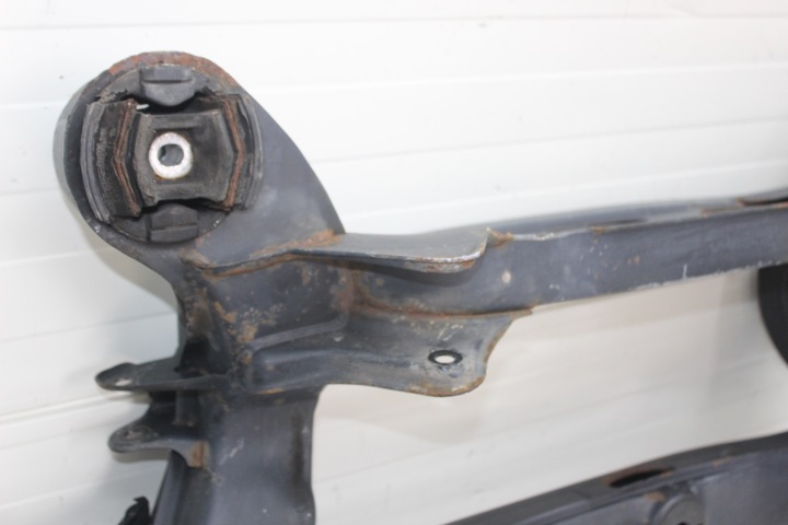 MERCEDES R172 SLK W172 CHÂSSIS BERCEAU CHÂSSIS ARRIÈRE POUTRE A1723500908