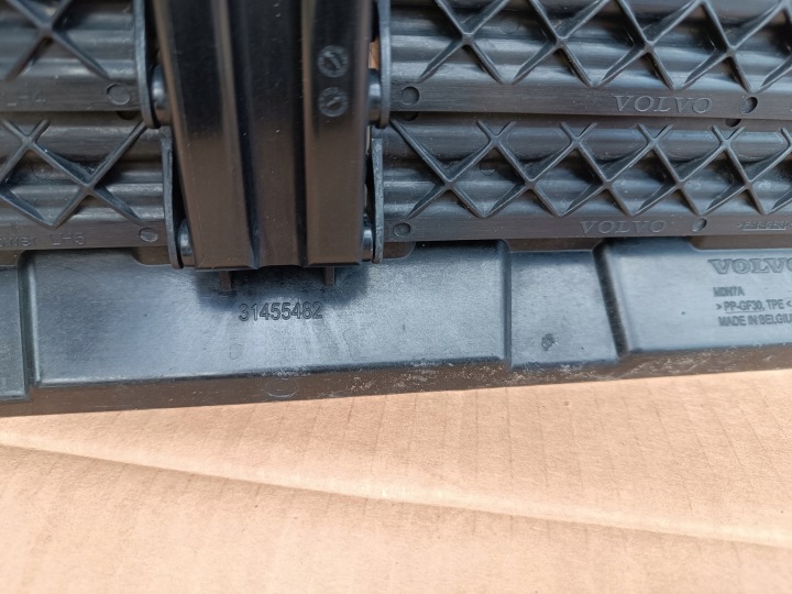VOLVO V60 S60 III 2018+ JALOUSIE ADMISSION GUIDE D'AIR 31455482