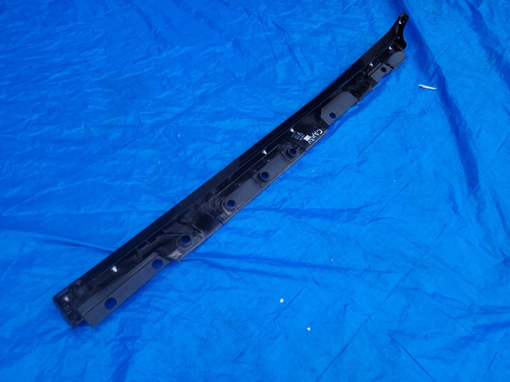TOYOTA CAMRY VIII XV70 MOULURE SEUIL DROITE REVÊTEMENT SEUIL 75850-33130