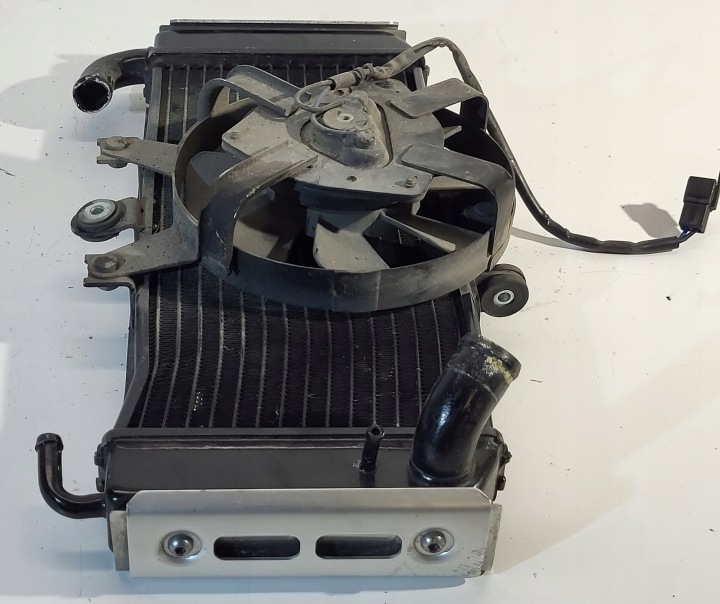 RADIATEUR EAU VENTILATEUR CAPUCHONS 5RT124610000 YAMAHA FAZER FZS 600 98-04R