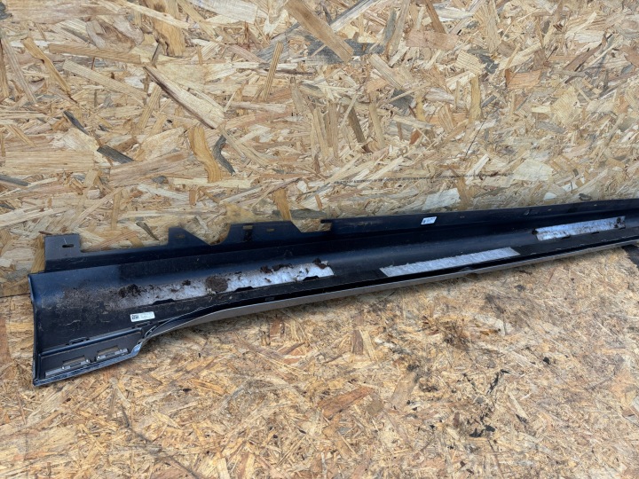 BMW 7 I7 G11 G70 MOULURE SEUIL DROITE EN BON ÉTAT 9464150 AVEC CHROME