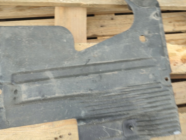 PROTECTION CHÂSSIS AUDI A6 C6 4F0825216E
