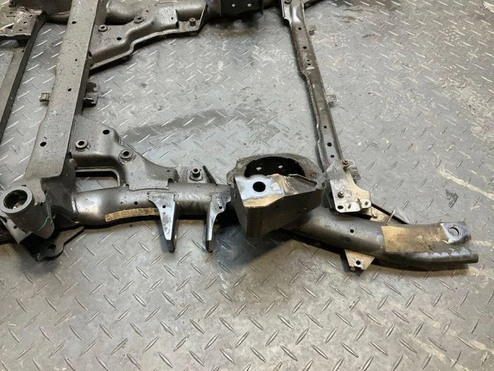 CHÂSSIS AVANT POUTRE CHÂSSIS AVANT BMW E70 X5 E71 X6 6799718