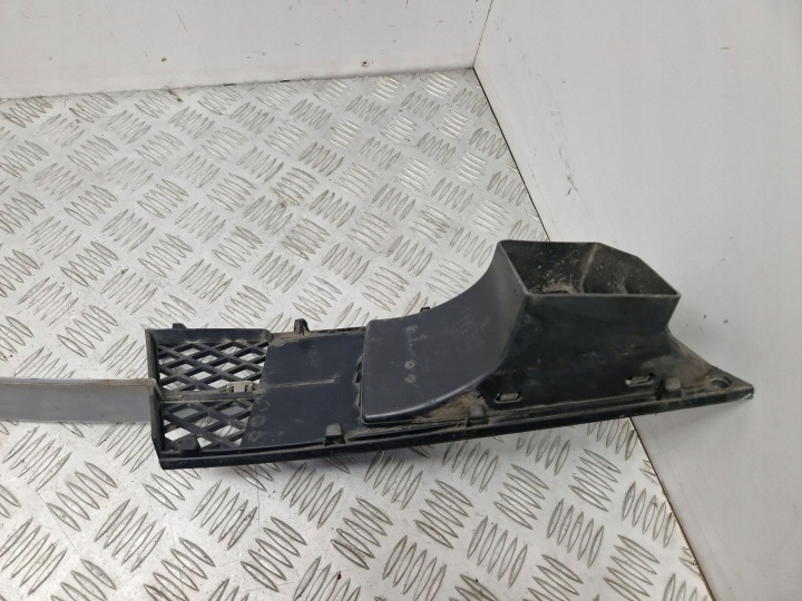 BMW E60 E60N E61 E61N LCI CALANDRE GRILLE PARE-CHOCS GAUCHE 7178109