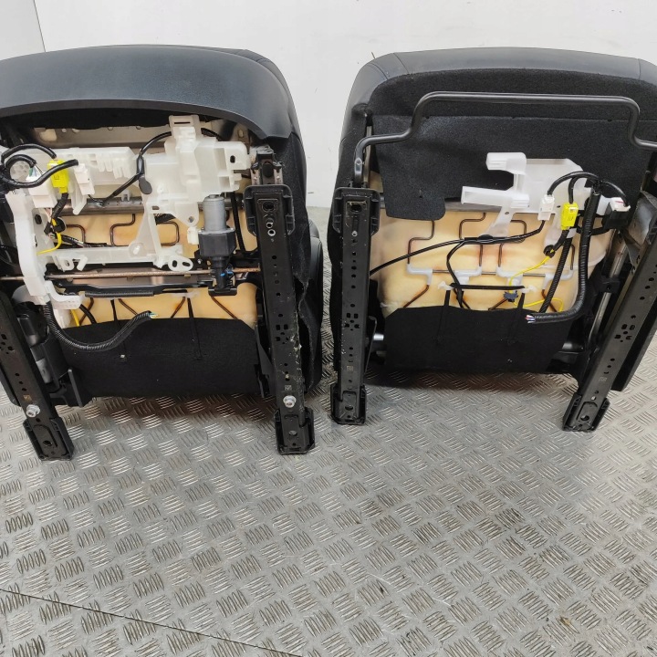 ENSEMBLE SIÈGES TOYOTA RAV 4 V (XA50) 67614X1B18 33085114 2.5L 160KW 2019