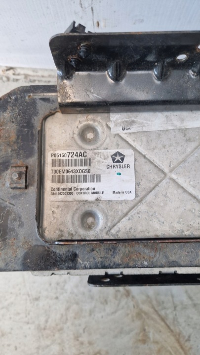 CONTRÔLEUR ORDINATEUR MOTEUR CHRYSLER TOWN&COUNTRY V 05150724AC