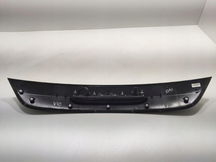 CACHE MOULURE COUVERCLES DE COFFRE COUVERCLES DE COFFRE VOLVO V40 II LIFT 2016-2019 31301301