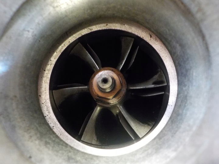 BMW E90 E60 E87 E83 2.0 D 08R 143KM N47 TURBINE TURBOCOMPRESSEUR 850689101A