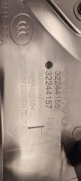 VOLVO XC40 PROTECTION MONTANTS DROIT ARRIÈRE 32244155