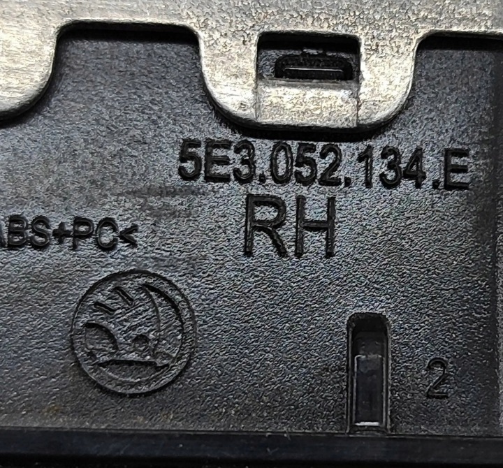 SKODA KAROQ 2023 AMPOULE PORTES AVANT