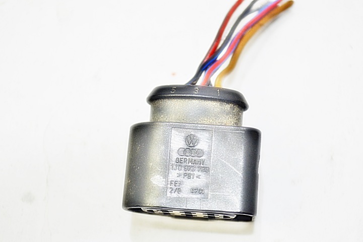 AUDI A4 B6 BERLINE DOUILLE D'AMPOULE ARRIÈRE GAUCHE AVEC PUCE