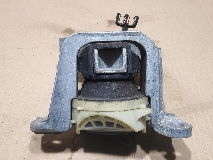 POIGNÉE COUSSIN MOTEUR FIXATION 1.2TCE RENAULT MEGANE III 112846263R