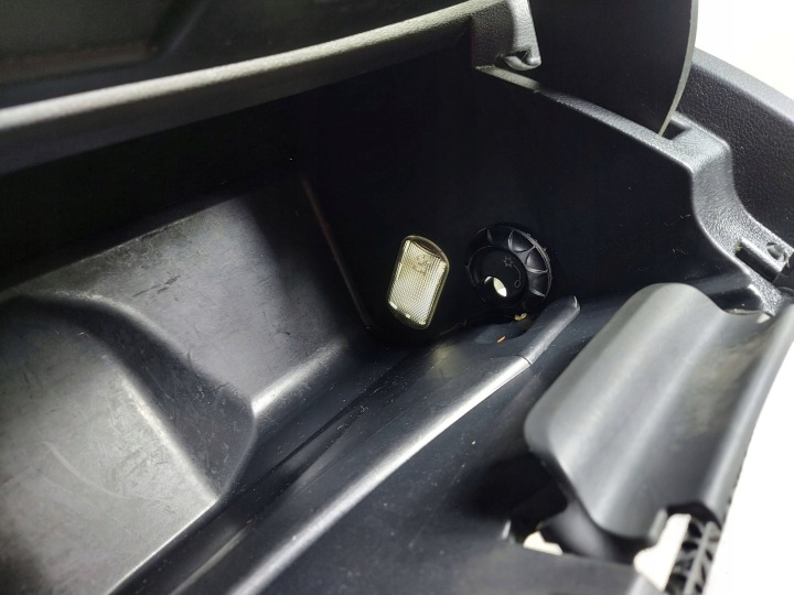 BOÎTE À GANTS PASSAGER SKODA OCTAVIA MK2 1Z1857103