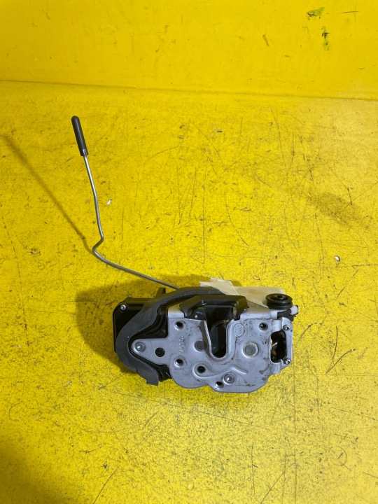 OPEL ZAFIRA C SERRURE DE PORTE GAUCHE ARRIÈRE
