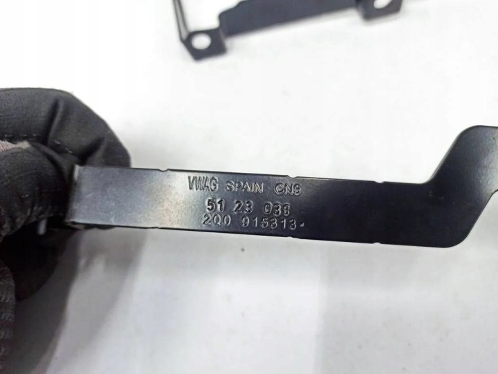 AUDI A1 82A GB II 18- FIXATION POIGNÉE BATTERIE 2Q0915343A