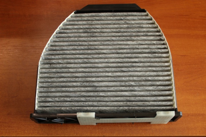 FILTRE CABINES MERCEDES W204 W212 AVEC AKTYWNYM WEGLEM 1987435001
