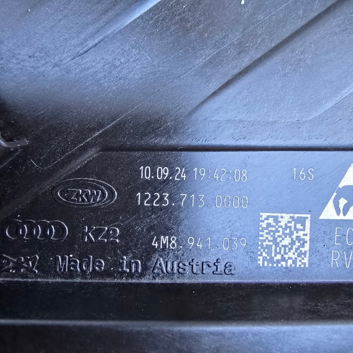 AUDI SQ8 Q8 LIFT 4M8 2024+ PHARE GAUCHE MATRIX COMPLET LED 4M8941039 ORIGINALE