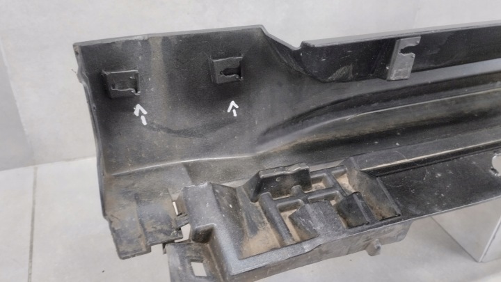 MOULURE SEUIL DROITE TOYOTA COROLLA XII UNIVERSEL E21