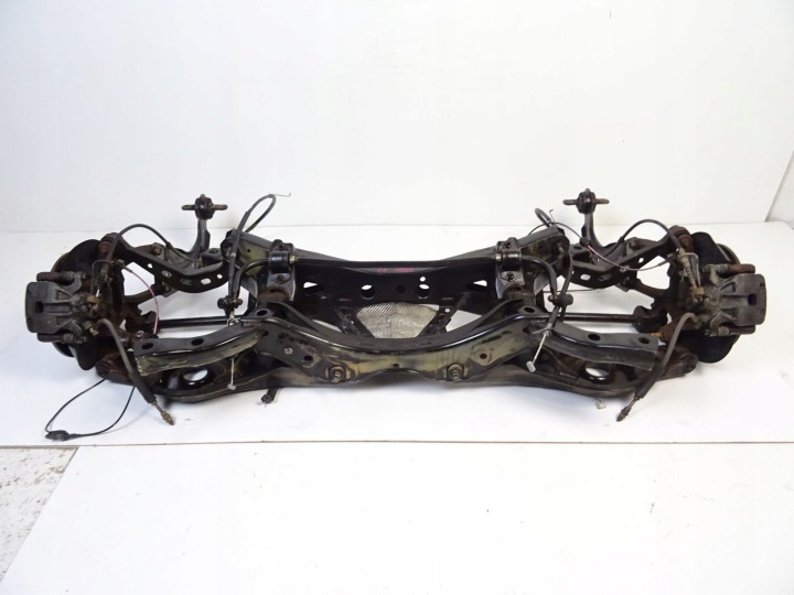MAZDA 3 2.0 ESSENCE POUTRE ZWIESZENIA ARRIÈRE DISQUES 2013-2016