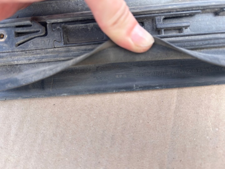 AUDI A4 B7 8E MOULURE PORTES GAUCHE AVANT 8E0853959E ORIGINAL