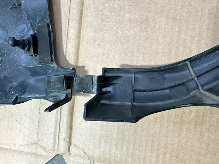 PROTECTION MOTEUR SUPÉRIEURE SUR MOTEUR CALANDRE INFINITI M30,M35,M37, V6 DIESEL