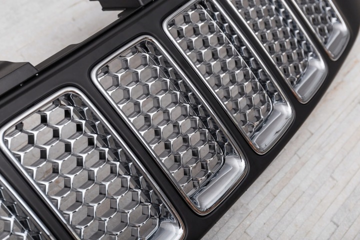 JEEP GRAND CHEROKEE IV WK2 2014-2017 CALANDRE GRILLE CHROMÉ 5RM46TZZAA