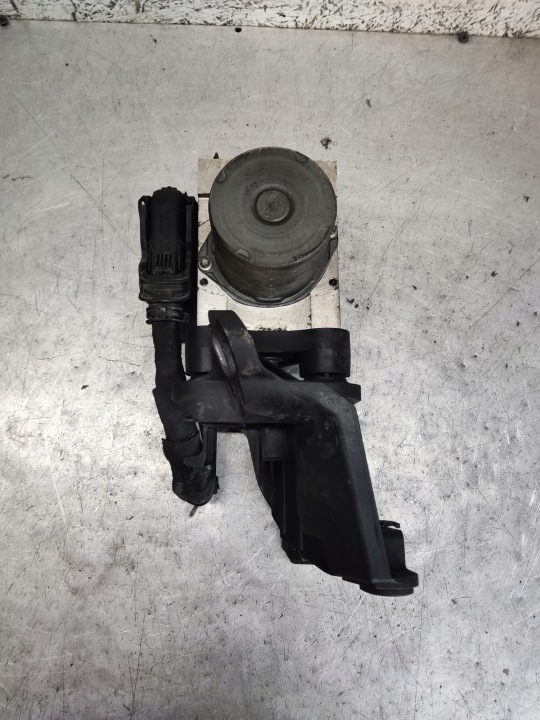 MERCEDES W212 3.0 CDI POMPE DE FREIN ABS A2124312912
