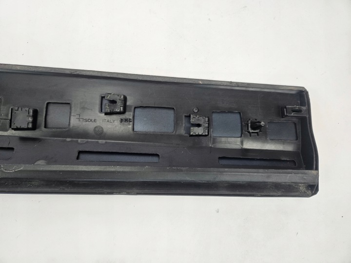 VOLKSWAGEN T-ROC TROC 217 MOULURE REVÊTEMENT PORTES AVANT GAUCHE 2GA853719A