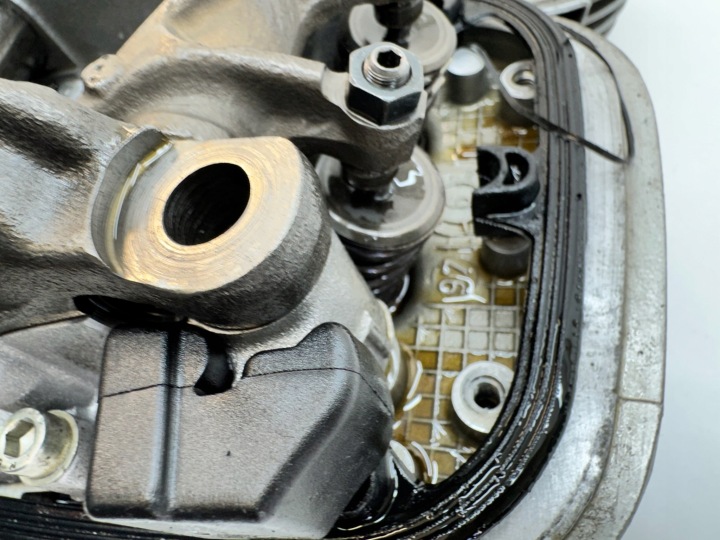 CULASSE COMPLÈTE ARBRE À CAMES COUVERCLE DE SOUPAPES DROITE BMW R1100 RT 99R