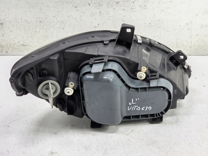 VITO W639 03- PHARE GAUCHE GAUCHE AVANT AVANT PROJECTEUR HELLA EUROPE 7CZ