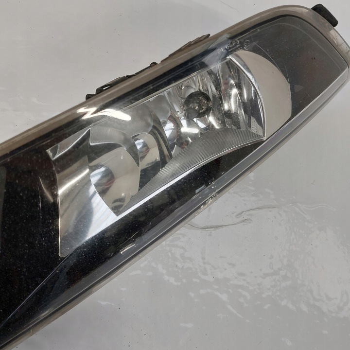 SKODA FABIA 3 III PHARES ANTIBROUILLARD GAUCHE AVANT VALEO 6V0941699 90039407