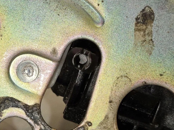 SERRURE COUVERCLES DE COFFRE COUVERCLES DE COFFRE SKODA OCTAVIA I (1U2) 5E0827505A 1.4L 2016