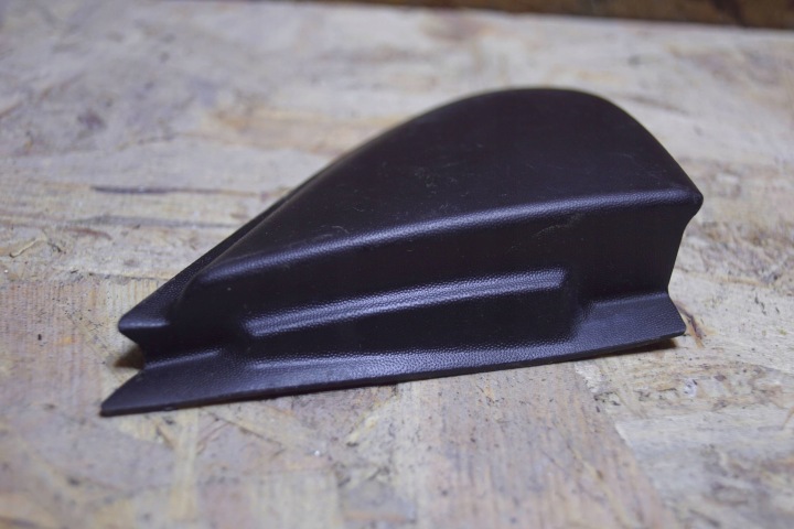 RENAULT MEGANE III TRIANGLE GARDE-BOUE DROIT 638740003R (A131)