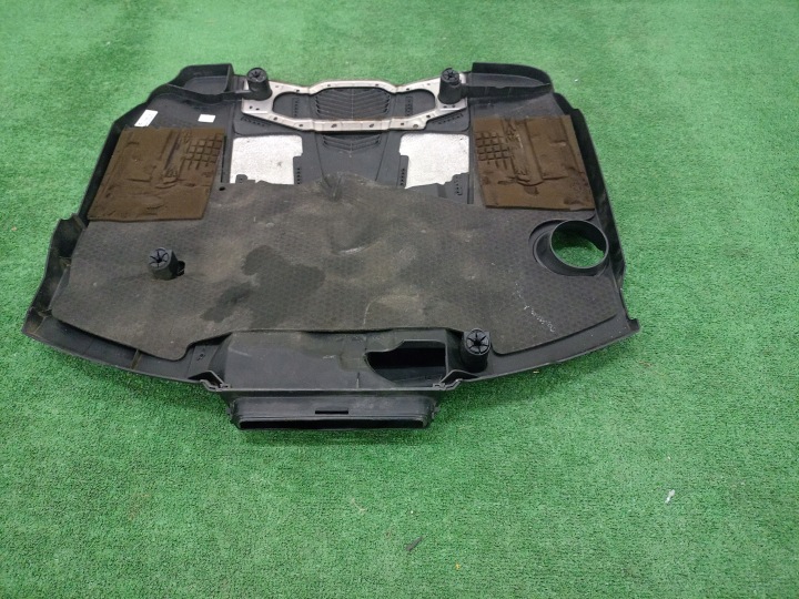 MERCEDES COUVERCLE PROTECTION MOTEUR V6