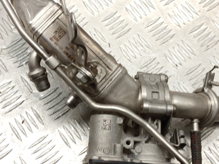 BMW G30 G31 RADIATEUR GAZ D'ÉCHAPPEMENT VANNE EGR TUYAU 8576473 8576479
