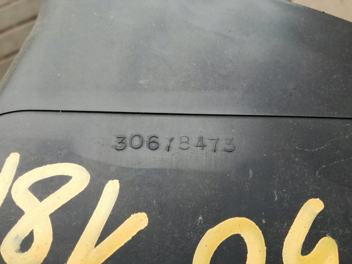 VOLVO V50 S40 II C30 GUIDE D'AIR 30678473