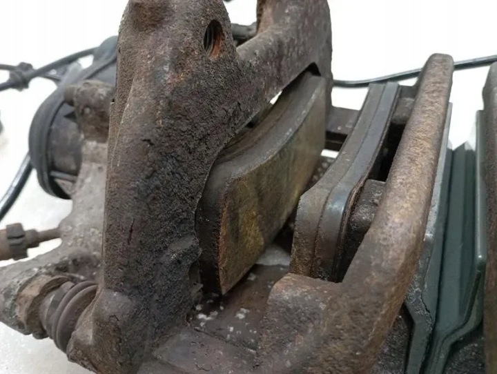 MERCEDES C63 AMG W205 REAR BRAKE CALIPER A2314230181 SYSTÈME M177