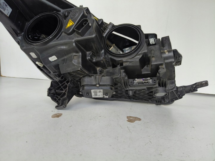 PHARE GAUCHE PROJECTEUR FORD KUGA MK2 16- LIFT ST SOMBRE XÉNON LED ROTATIF