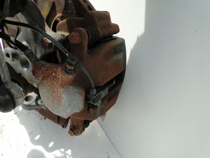 MERCEDES ROTULE DE DIRECTION AVANT GAUCHE A2043320101 CLK 209 W209