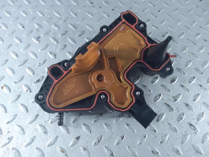 SÉPARATEUR HUILES VOLKSWAGEN PASSAT B8 USA 06K103495