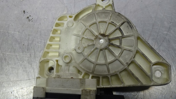 PETIT MOTEUR VITRE GAUCHE AVANT MERCEDES-BENZ W169