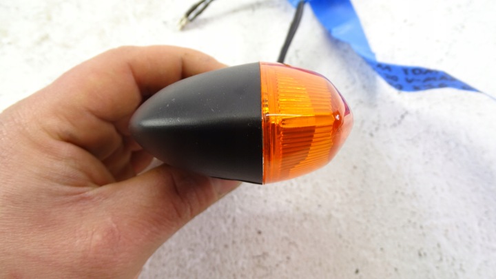 R564 YAMAHA FZ1 FZ6 FZ8 MT-01 MT-07 MT-09 CLIGNOTANT ORIGINAL