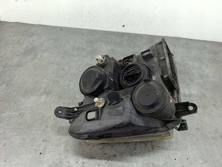 PHARE AVANT GAUCHE OPEL MERIVA A 93321052 VALEO