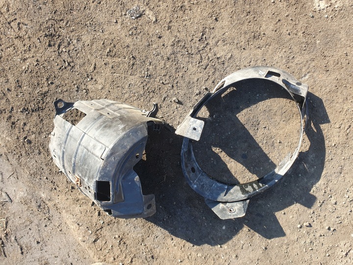 PASSAGE DE ROUE DROIT AVANT PLASTIQUE VOLKSWAGEN NOUVEAU BEETLE 99R 1.9 TDI LG1N